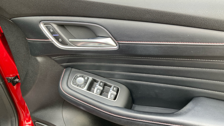 MG Hs 1.5 T-GDI Exclusive 5dr Petrol Hatchback